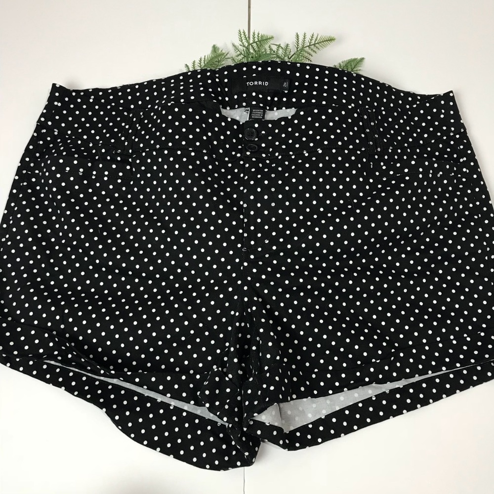 Torrid Polka Dot Shorts Size 26 in Black white